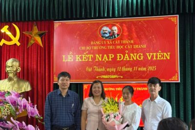 LỄ KẾT NẠP ĐẢNG VIÊN MỚI